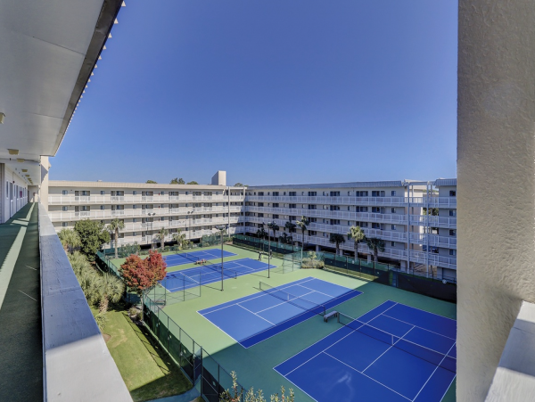 Resort Unit with Pool, Spa, Tennis & Gym Access in Hilton Head