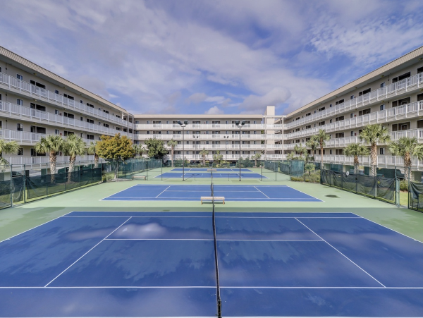 Resort Unit with Pool, Spa, Tennis & Gym Access in Hilton Head