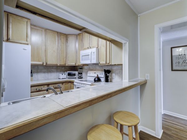 Hilton Head Three Bedroom Walk to the Beach Vacation Condo
