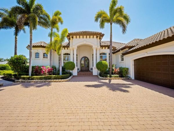 Marco Island Vacation Home Four Bedroom with Pool