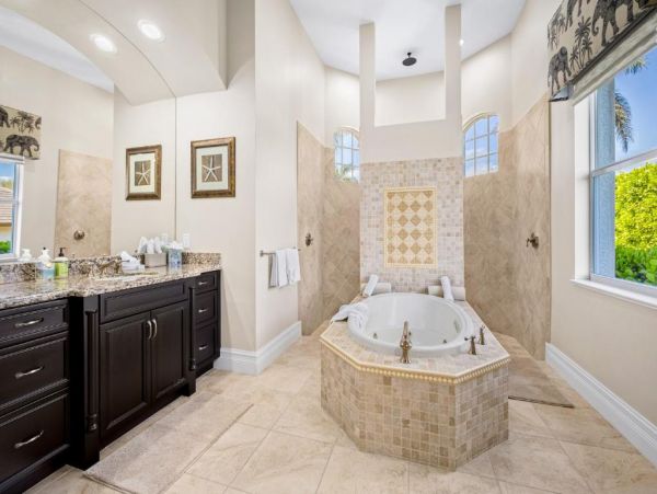 Marco Island Vacation Home Four Bedroom with Pool