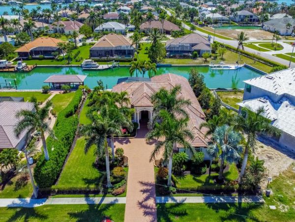 Marco Island Vacation Home Four Bedroom with Pool