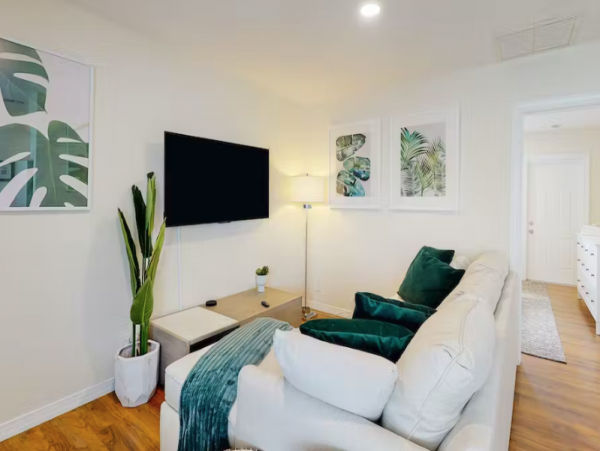 Hidden Gem On Beach with King Bed