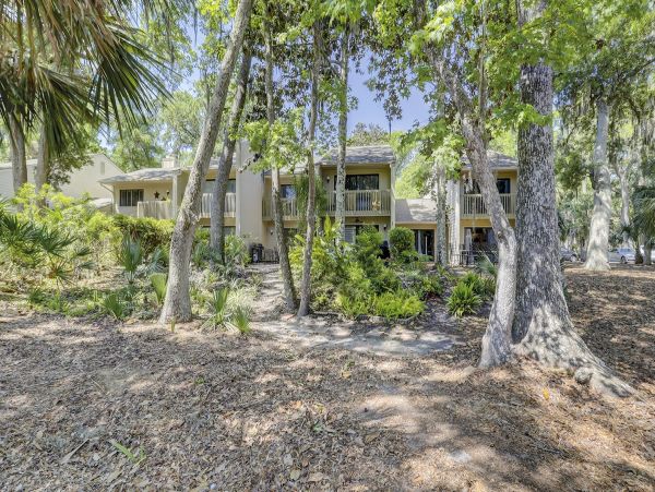 Hilton Head Vacation Condo Two Bedroom Walk to Beach