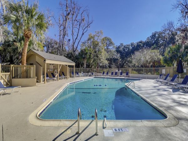 Hilton Head Vacation Condo Two Bedroom Walk to Beach