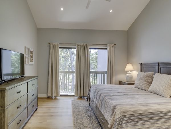 Hilton Head Vacation Condo Two Bedroom Walk to Beach