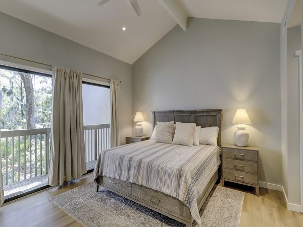 Hilton Head Vacation Condo Two Bedroom Walk to Beach