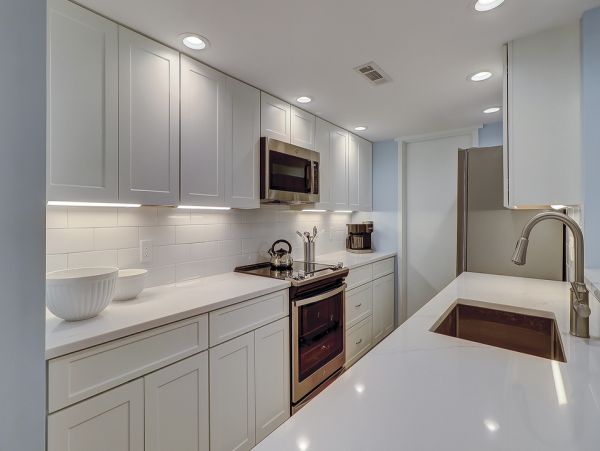 Hilton Head Vacation Condo Two Bedroom Walk to Beach