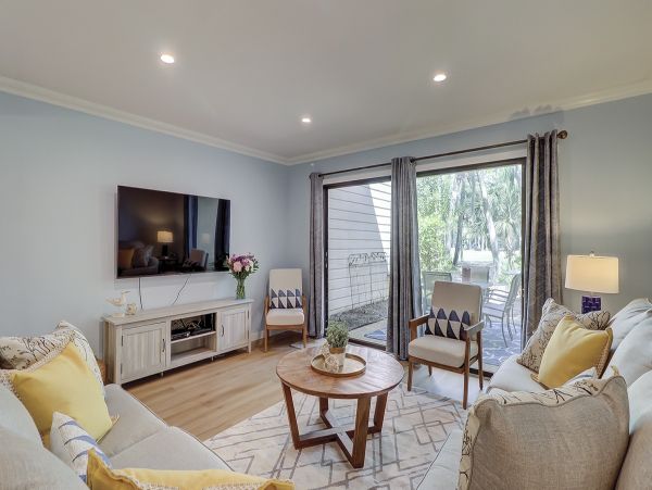 Hilton Head Vacation Condo Two Bedroom Walk to Beach
