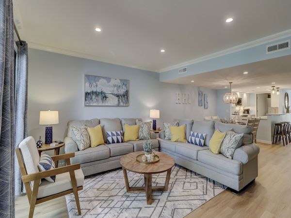 Hilton Head Vacation Condo Two Bedroom Walk to Beach