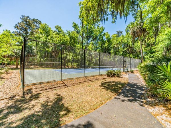 Hilton Head Vacation Condo Two Bedroom Walk to Beach