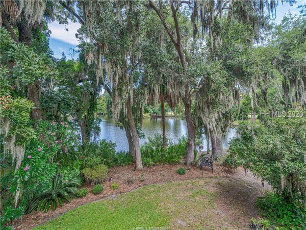 Hilton Head Vacation Condo Two Bedroom Walk to Beach