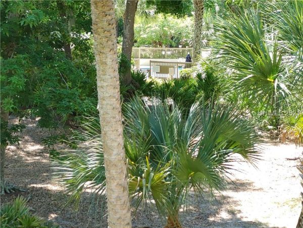 Hilton Head Vacation Condo Two Bedroom Walk to Beach