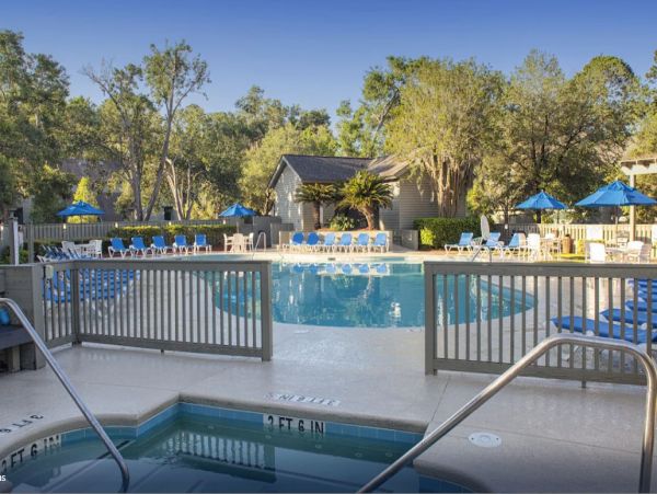 Hilton Head Vacation Condo Two Bedroom Walk to Beach