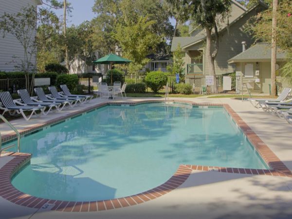 Hilton Head Vacation Condo Two Bedroom Walk to Beach