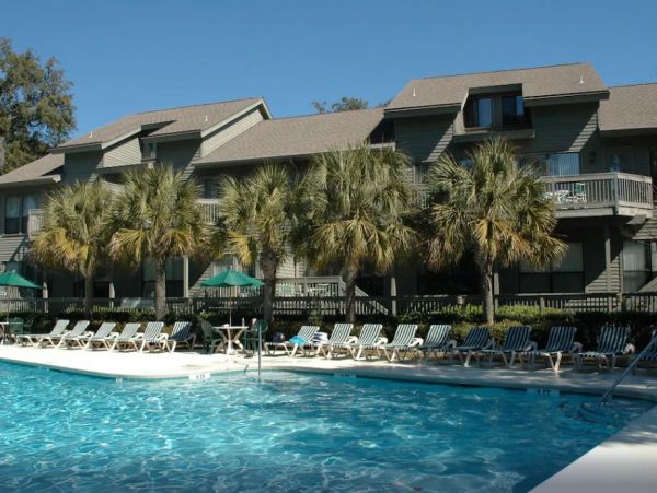Hilton Head Vacation Condo Two Bedroom Walk to Beach