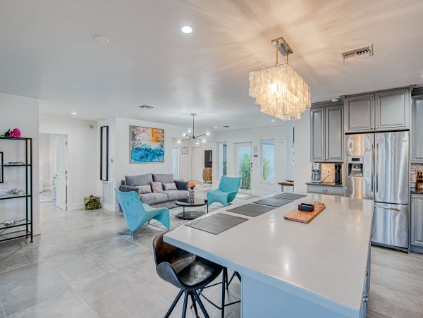 Beautiful Fort Lauderdale Home w/ 3 Bedrooms, Pool & Kayaks