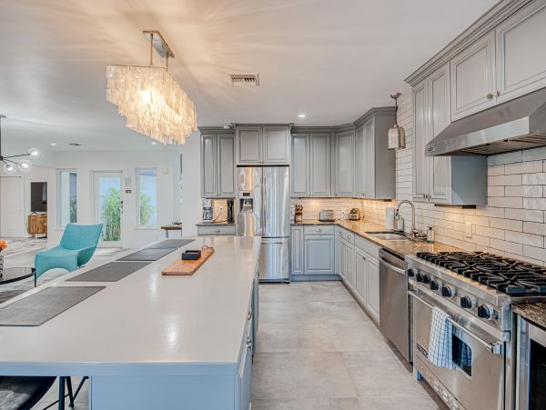 Beautiful Fort Lauderdale Home w/ 3 Bedrooms, Pool & Kayaks
