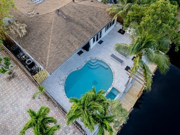 Beautiful Fort Lauderdale Home w/ 3 Bedrooms, Pool & Kayaks