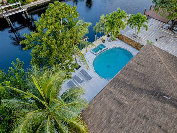 Beautiful Fort Lauderdale Home w/ 3 Bedrooms, Pool & Kayaks