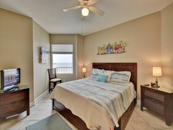 Lovely 3rd Floor Corner Unit