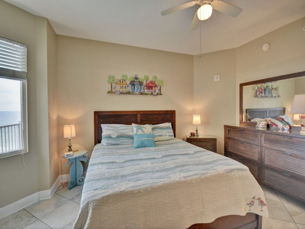 Lovely 3rd Floor Corner Unit