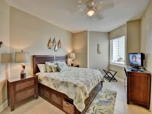 Lovely 3rd Floor Corner Unit