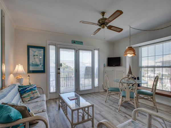 Miramar Beach One Bedroom Condo Steps to the Sugar White Sands