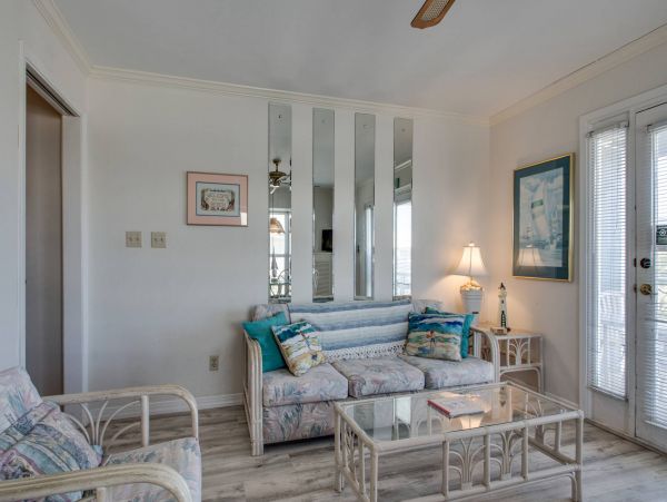 Miramar Beach One Bedroom Condo Steps to the Sugar White Sands