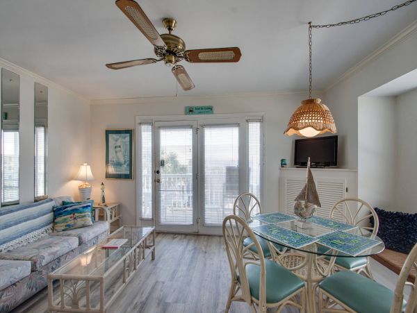 Miramar Beach One Bedroom Condo Steps to the Sugar White Sands