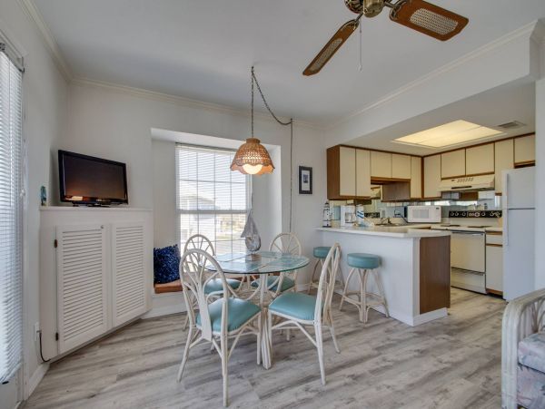Miramar Beach One Bedroom Condo Steps to the Sugar White Sands