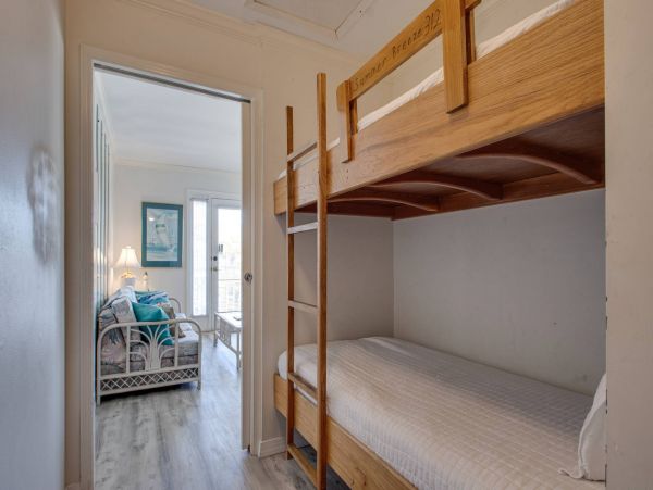 Miramar Beach One Bedroom Condo Steps to the Sugar White Sands