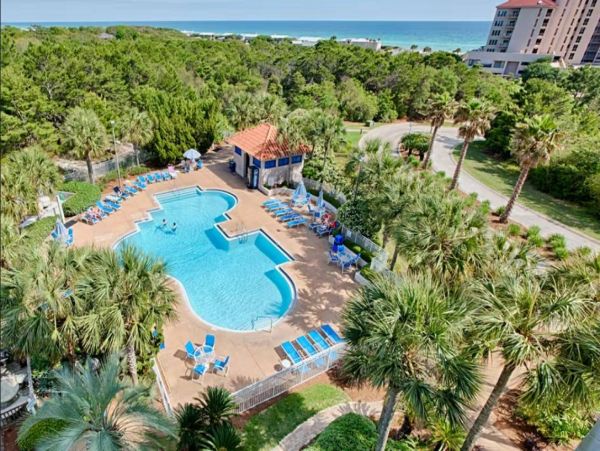Miramar Beach Vacation Condo Two Bedroom Walk to Beach