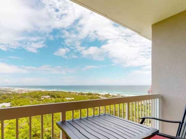 Miramar Beach Vacation Condo Two Bedroom Walk to Beach
