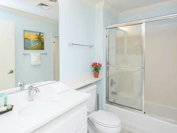 Miramar Beach Vacation Condo Two Bedroom Walk to Beach