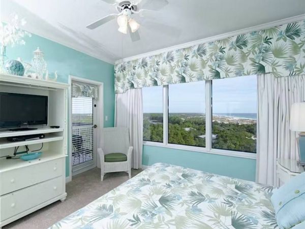 Miramar Beach Vacation Condo Two Bedroom Walk to Beach