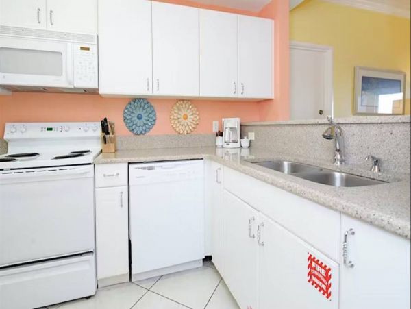 Miramar Beach Vacation Condo Two Bedroom Walk to Beach