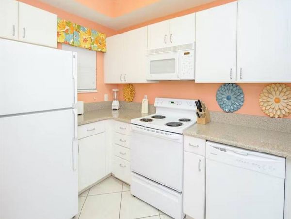 Miramar Beach Vacation Condo Two Bedroom Walk to Beach