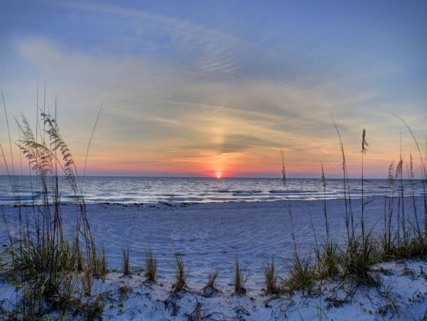 Steps to the Beach Two Bedroom Vacation Condo in St. Petersburg
