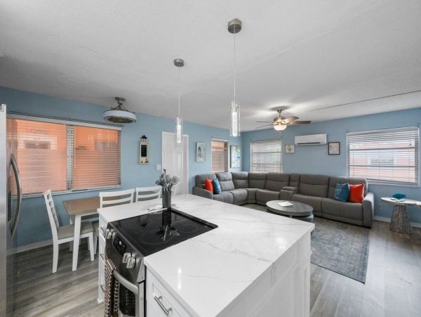 Steps to the Beach Two Bedroom Vacation Condo in St. Petersburg