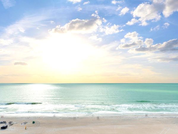 Steps to the Beach Two Bedroom Vacation Condo in St. Petersburg