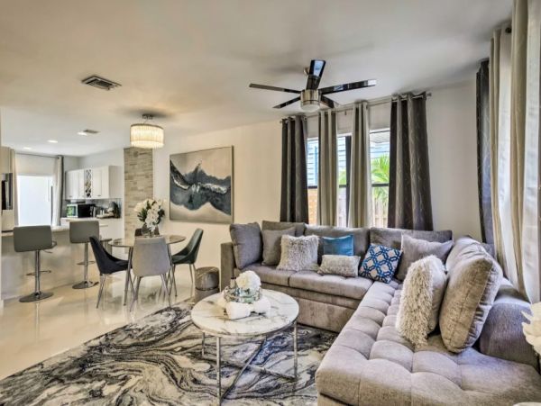 Cozy Two Bedroom Vacation Home in West Palm Beach