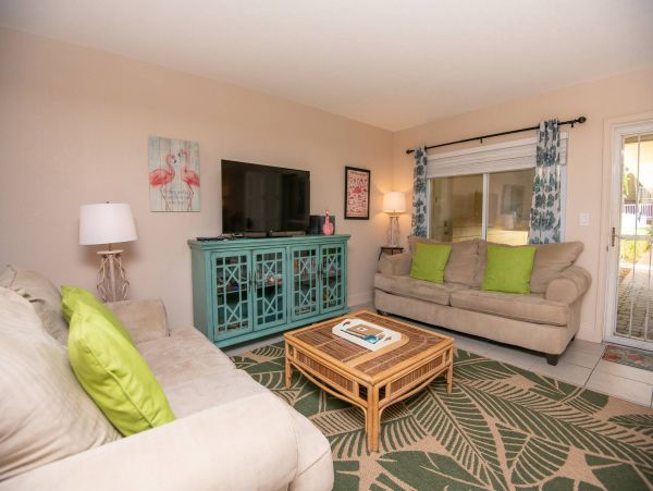Charming 2 Bedroom Vacation Condo in St. Pete Beach