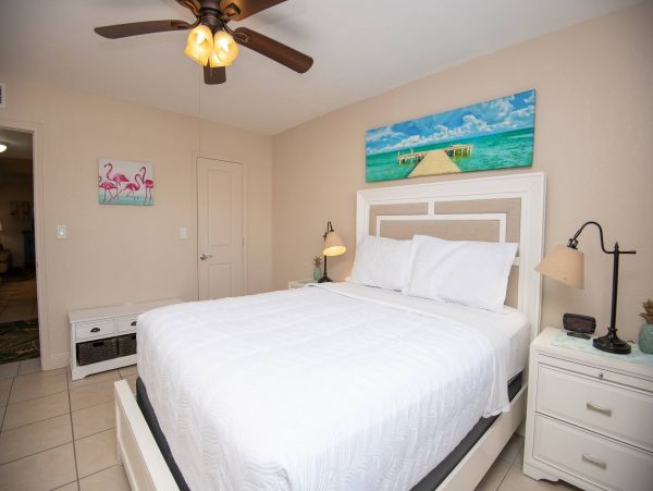 Charming 2 Bedroom Vacation Condo in St. Pete Beach