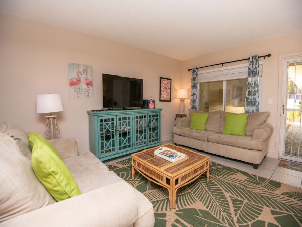 Charming 2 Bedroom Vacation Condo in St. Pete Beach