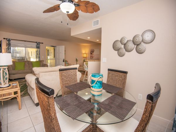Charming 2 Bedroom Vacation Condo in St. Pete Beach