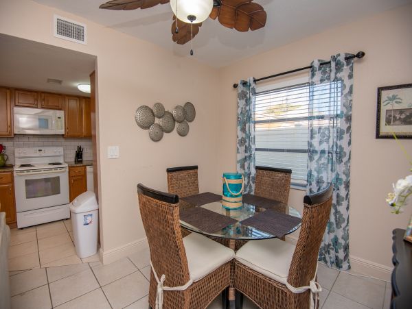 Charming 2 Bedroom Vacation Condo in St. Pete Beach