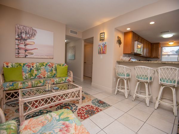 Charming 2 Bedroom Vacation Condo in St. Pete Beach