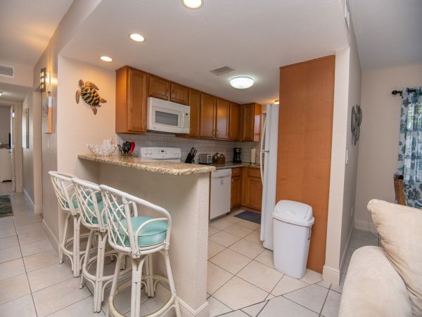 Charming 2 Bedroom Vacation Condo in St. Pete Beach