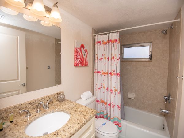 Charming 2 Bedroom Vacation Condo in St. Pete Beach